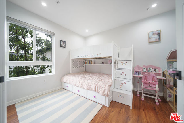 1401 S St Andrews Place, Los Angeles CA: https://media.crmls.org/mediaz/115bab92-15a0-46c7-b2cb-969d155bee13.jpg