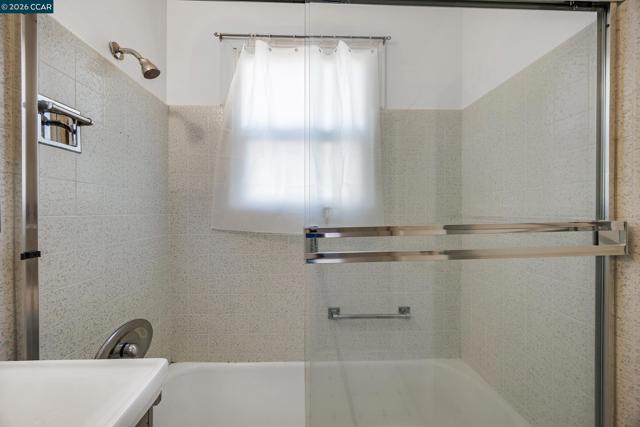 940 East St, Lafayette CA: https://media.crmls.org/mediaz/115c096b-20b4-47b5-8209-5b967311d039.jpg