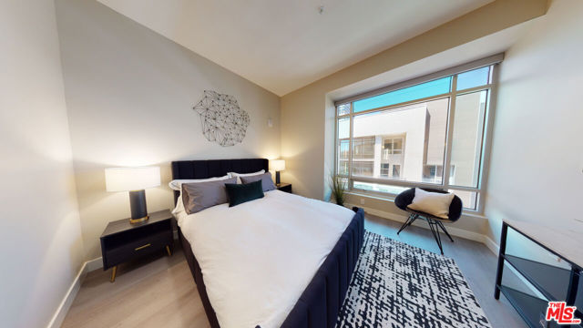 520 N Central Avenue, Glendale CA: https://media.crmls.org/mediaz/115c193c-4464-45c7-946c-97fd098afe9c.jpg