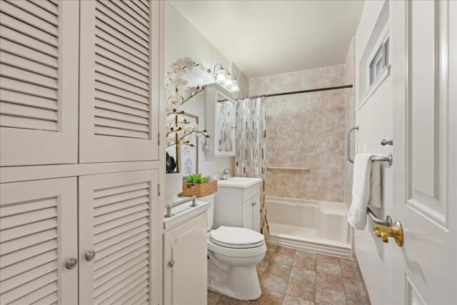 337 Roble Avenue, Redwood City CA: https://media.crmls.org/mediaz/115d34ce-ed6b-48e3-b82a-a43045d8eb41.jpg