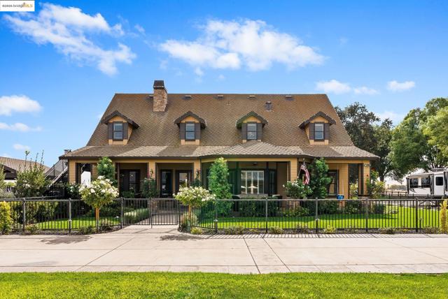 3501 Byer Road, Byron CA: https://media.crmls.org/mediaz/115d6658-2abc-493b-89bb-7cb351a0d35a.jpg