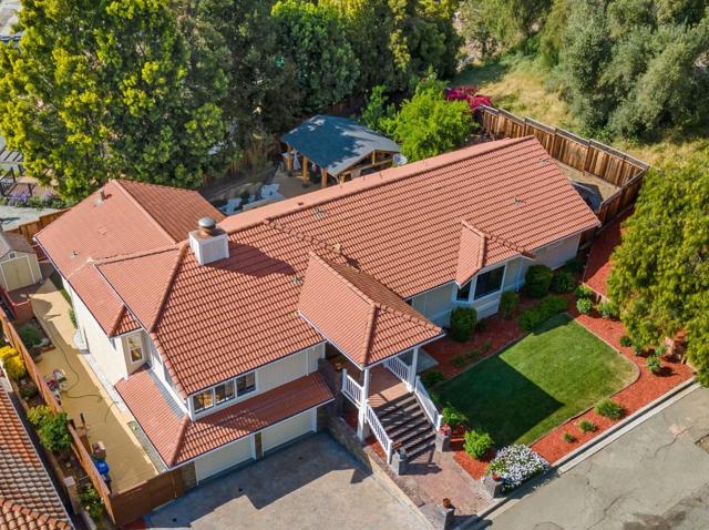 325 Britto Terrace, Fremont CA: https://media.crmls.org/mediaz/115d7778-5ae4-4425-9c86-24931eda53d6.jpg