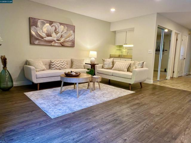 5239 Riverdale Ct., Pleasanton CA: https://media.crmls.org/mediaz/115d8eb5-722d-4226-b5c6-b0e10d8962d7.jpg