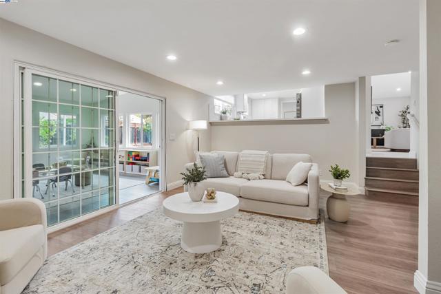 597 Singley Dr, Milpitas CA: https://media.crmls.org/mediaz/115dbfae-09ef-46eb-ad27-c6ef5fbdf300.jpg