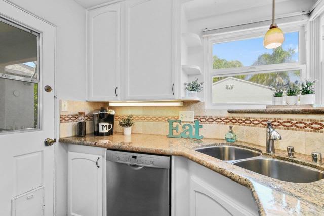 Detail Gallery Image 14 of 37 For 4719 Constance Dr, San Diego,  CA 92115 - 3 Beds | 2 Baths