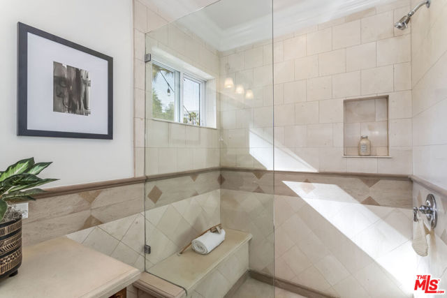 755 S Highland Avenue, Los Angeles CA: https://media.crmls.org/mediaz/115e888c-152d-4bc2-baa8-a7418375ca78.jpg