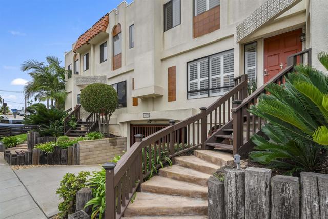 Image 2 of 27 For 4092 Riviera Drive 3