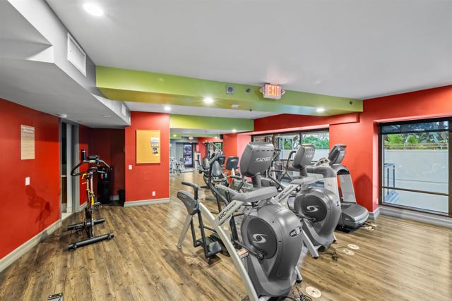 100 Harbor Drive, San Diego CA: https://media.crmls.org/mediaz/115f2327-3684-4d66-a568-4db6c5a7fd83.jpg
