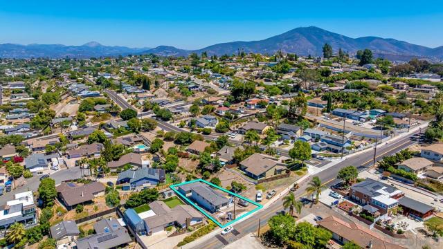 3335 37 S Barcelona St., Spring Valley CA: https://media.crmls.org/mediaz/115f58e2-af2d-41fe-86f2-1f22df6d811c.jpg
