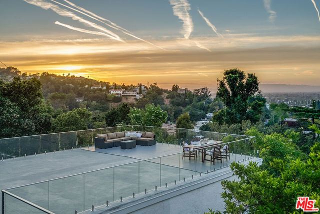 3701 Multiview Drive, Los Angeles CA: https://media.crmls.org/mediaz/115f97db-3e08-4c41-a2ad-5cbf526e554c.jpg