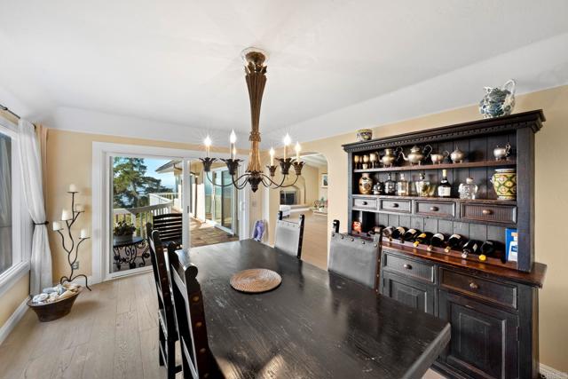 6130 Terryhill Drive, La Jolla CA: https://media.crmls.org/mediaz/115fe006-a52c-4362-b6f2-27d87e21a92e.jpg