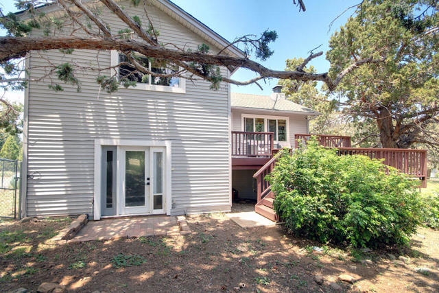 1225 Crestwood Drive, Big Bear CA: https://media.crmls.org/mediaz/1160b4a1-5694-484a-a152-ab865a223e4c.jpg
