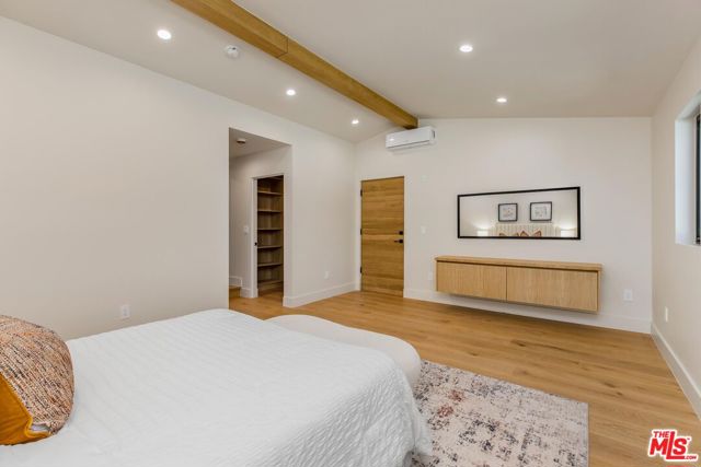 5305 Allott Avenue, Sherman Oaks CA: https://media.crmls.org/mediaz/1160c31e-59dc-44d6-b556-a99709d88ebc.jpg