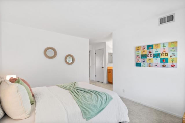 1993 Plymouth Street, Mountain View CA: https://media.crmls.org/mediaz/1161ccef-8b4f-461e-91ea-203657723f96.jpg