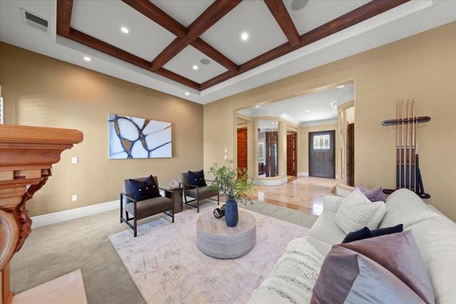 286 Mountain Laurel Lane, Los Gatos CA: https://media.crmls.org/mediaz/1161e3e1-f566-4ac8-8fd9-48e111c258d0.jpg