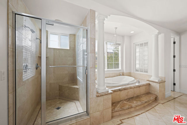 1756 Ruhland Avenue, Manhattan Beach CA: https://media.crmls.org/mediaz/116304e6-9484-4ff3-ae46-1eab63086a9c.jpg