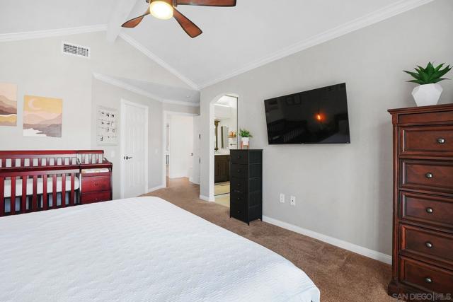 731 Edgewater Dr, Chula Vista CA: https://media.crmls.org/mediaz/116323ca-082c-4d45-a60e-3195014865f8.jpg
