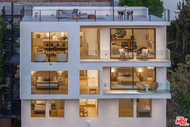 1943 Sunset Plaza Drive, Los Angeles CA: https://media.crmls.org/mediaz/116348d0-f69d-4755-9ce9-fa985401c720.jpg