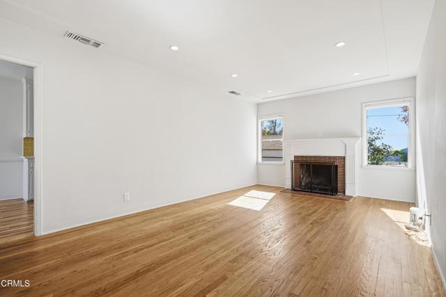 Detail Gallery Image 4 of 26 For 2938 Santa Carlotta St, La Crescenta,  CA 91214 - 2 Beds | 1 Baths