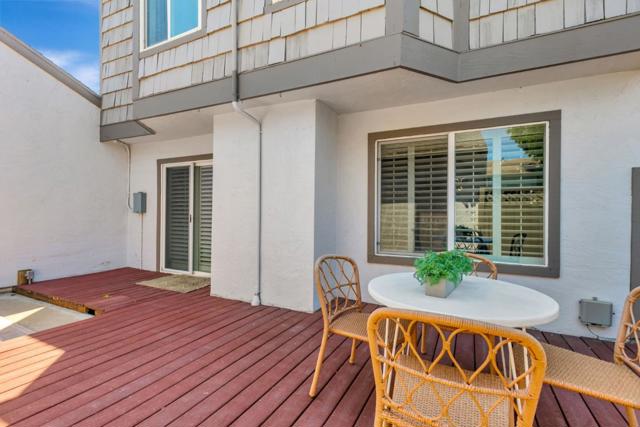 856 Erickson Lane, Foster City CA: https://media.crmls.org/mediaz/11648ac4-08b8-4576-8a7f-f7900134f8a1.jpg