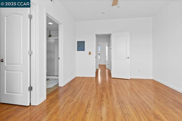 1582 Chandler St, Oakland CA: https://media.crmls.org/mediaz/1164c0fc-296b-4ec5-bd5e-a8a6640b3d54.jpg