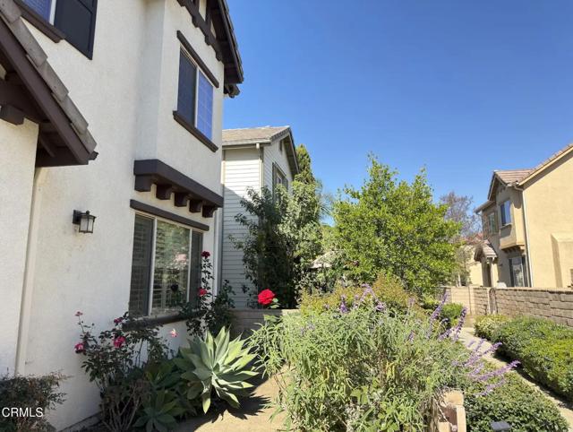 Detail Gallery Image 2 of 22 For 433 Merced Ct, Corona,  CA 92880 - 4 Beds | 2/1 Baths