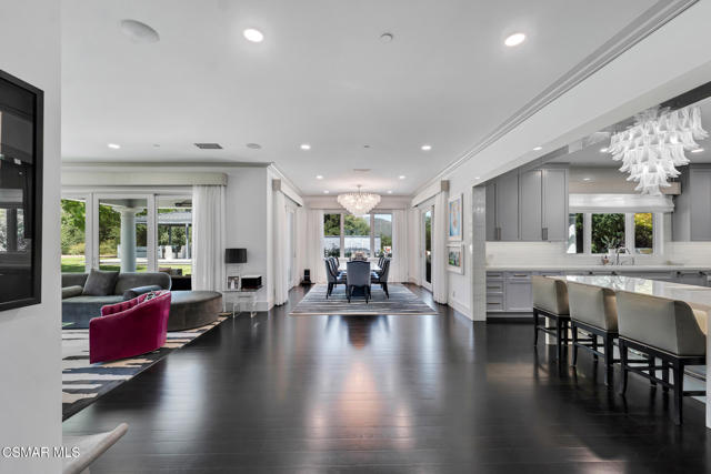 2259 Melford Court, Westlake Village CA: https://media.crmls.org/mediaz/11661248-d249-4378-8414-e4bc57117579.jpg
