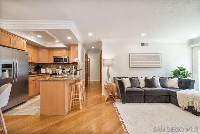 3157 Evening Way, La Jolla CA: https://media.crmls.org/mediaz/11662262-2132-40b3-bb8c-3b471cd0d4ab.jpg