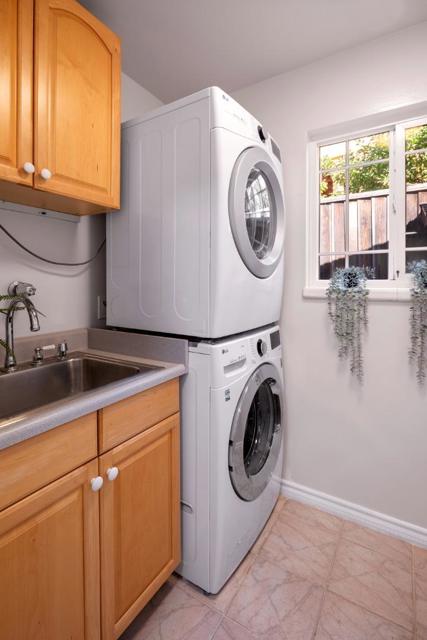 881 Highlands Circle, Los Altos CA: https://media.crmls.org/mediaz/11663aeb-3c64-4f0a-9134-c0e93ab86321.jpg