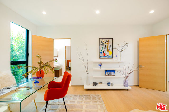 619 N Harper Avenue, Los Angeles CA: https://media.crmls.org/mediaz/116662cf-773d-4c74-8b7e-c5e7261cf656.jpg