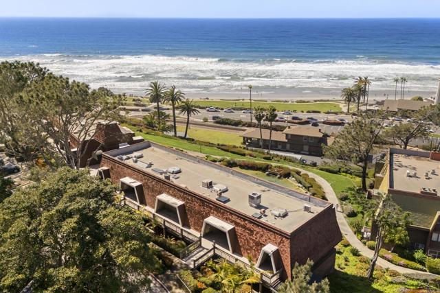 1552 Camino Del Mar, Del Mar CA: https://media.crmls.org/mediaz/11666a33-f191-41ba-a3d1-2563c9fc4ddf.jpg