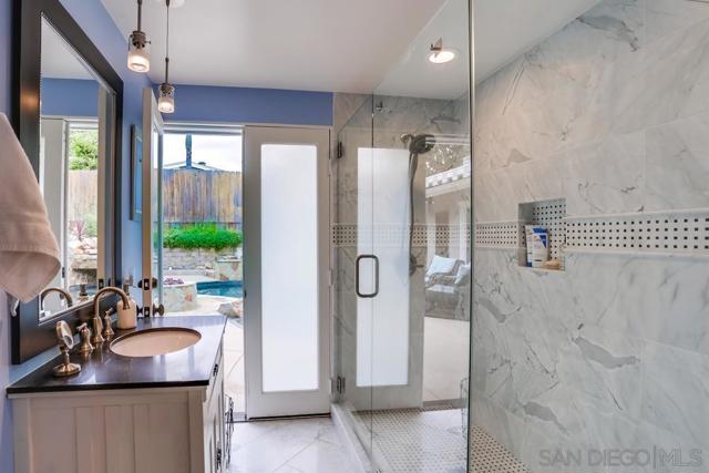 2293 Alta Vista Drive, Vista CA: https://media.crmls.org/mediaz/11668eeb-a7c1-485c-a5d0-9b4fa1e2e611.jpg