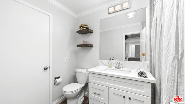 663 W Terrylynn Place, Long Beach CA: https://media.crmls.org/mediaz/1166bf08-d9fd-4892-a58b-3d944920f756.jpg