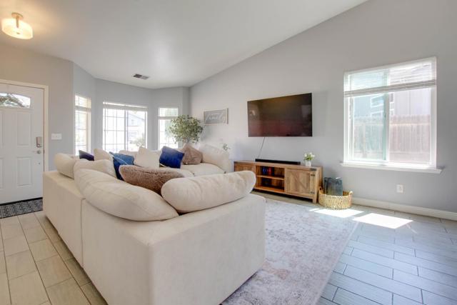 2171 Spruce Drive, Hollister CA: https://media.crmls.org/mediaz/1166e6a9-8c31-4888-b6dc-1e3dd184d04c.jpg