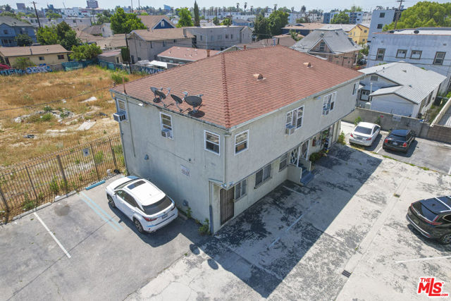 1452 W Jefferson Boulevard, Los Angeles CA: https://media.crmls.org/mediaz/11676b2f-4342-4e99-8700-b57f7725f083.jpg