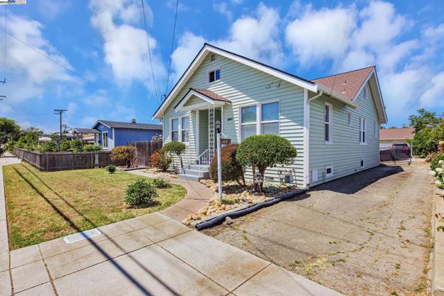 6831 Dairy Ave, Newark CA: https://media.crmls.org/mediaz/1167b9ef-6a39-4c21-b701-8f5b8e51223e.jpg