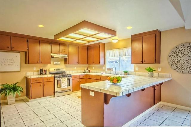 101 Westside Boulevard, Hollister CA: https://media.crmls.org/mediaz/1167c035-b35f-440b-a4dd-f47443315337.jpg