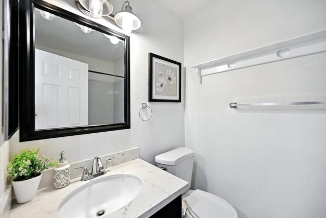 4423 Corto Monterey, Union City CA: https://media.crmls.org/mediaz/116822d9-9b53-4405-8c5d-84765f90afdf.jpg