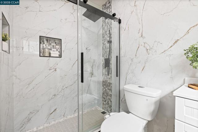 127 Elvira St, Livermore CA: https://media.crmls.org/mediaz/1169481f-56bb-4f0b-8356-21658ce915d3.jpg