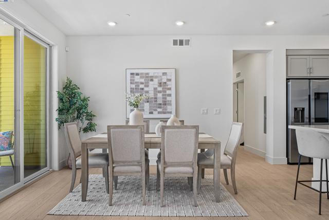 Image 14 of 45 For 44867 Grimmer Blvd  300