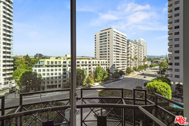 10580 Wilshire Boulevard, Los Angeles, California 90024, 2 Bedrooms Bedrooms, ,3 BathroomsBathrooms,Condominium,For Sale,Wilshire,24412693