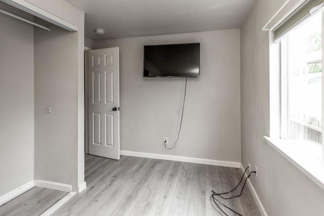 3320 Del Monte Boulevard, Marina CA: https://media.crmls.org/mediaz/1169a79e-6922-4c4e-b776-b0f95f314d0a.jpg