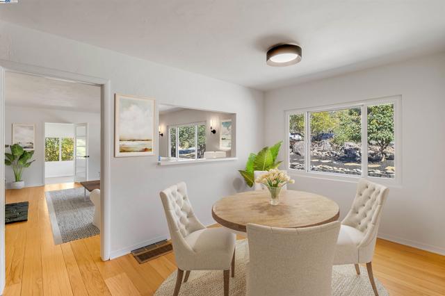 1069 Coombsville Rd, Napa CA: https://media.crmls.org/mediaz/1169d2de-be43-4000-b10c-f7f3349f8975.jpg