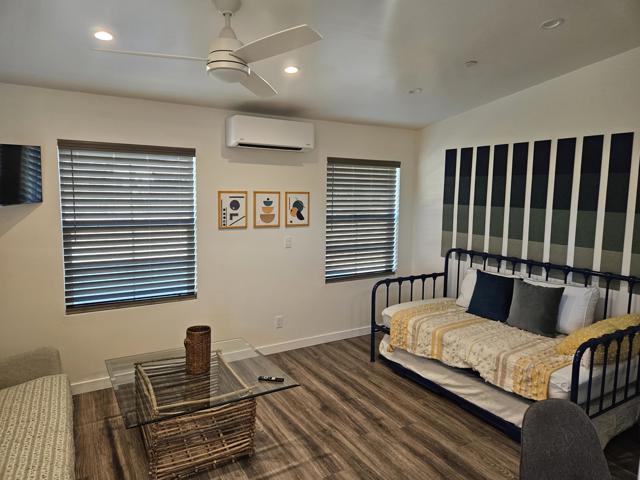 4884 Avenida Del Sol, Joshua Tree CA: https://media.crmls.org/mediaz/116ad199-6d5a-4d62-b4a9-f025f28c880d.jpg