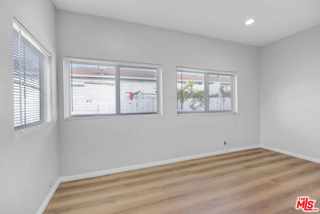 611 Pico, San Fernando CA: https://media.crmls.org/mediaz/116af7d9-e0e6-491e-a929-3dcedcd653df.jpg