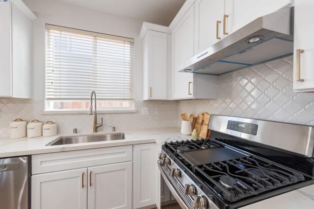 4667 Myrtle Dr, Dublin CA: https://media.crmls.org/mediaz/116b12f0-187c-4f48-9353-dabb27fcfe82.jpg