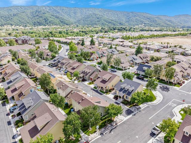 1554 Rosette Way, Gilroy CA: https://media.crmls.org/mediaz/116badd8-e251-497f-a959-f847464ce96e.jpg