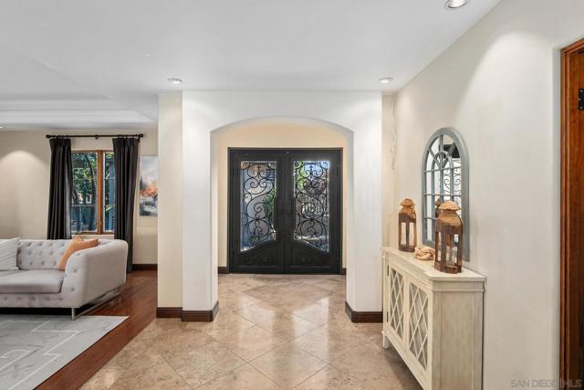 4915 Eyrie Rd, San Diego CA: https://media.crmls.org/mediaz/116c4ac2-5ceb-40a1-a76f-dfe96da7520c.jpg