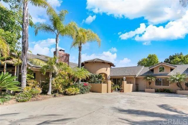 2081 Elevado Road, Vista CA: https://media.crmls.org/mediaz/116c5603-28ec-4eef-8d57-91f17f43adb3.jpg