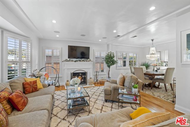 5715 Valley Ridge Avenue, Los Angeles CA: https://media.crmls.org/mediaz/116ca137-35c1-44a3-8a97-a2599250a0da.jpg